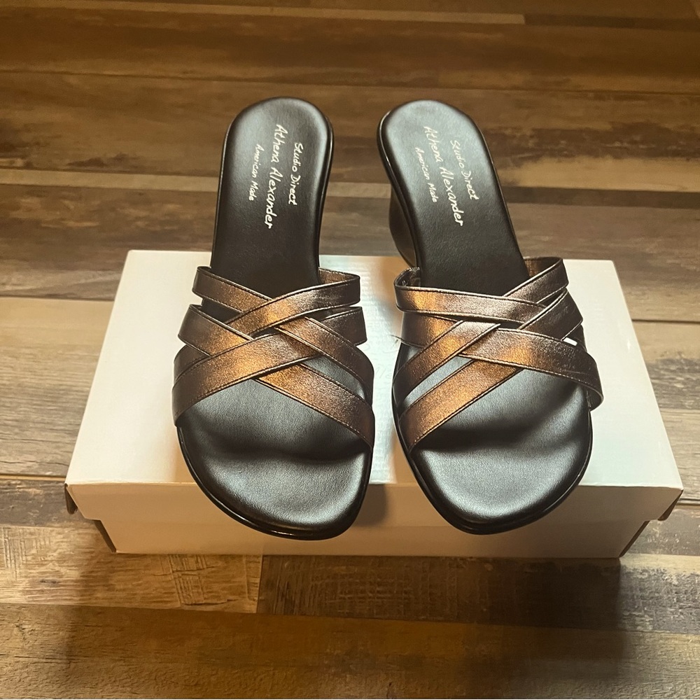 New Studio Direct Athena Alexander Fairi Pewter shoe. Size 10M women’s.